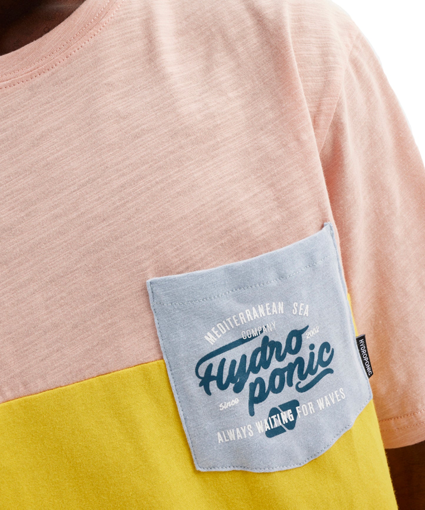 camiseta-hydroponic-camiseta-always-paneles-de-colores-amarillo-y-rosa-bolsillo-en-el-pecho-serigrafíado-