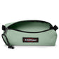 eastpak estuche benchmark de color frosty-mint- practico, sencillo, y duradero, cierre con cremallera.