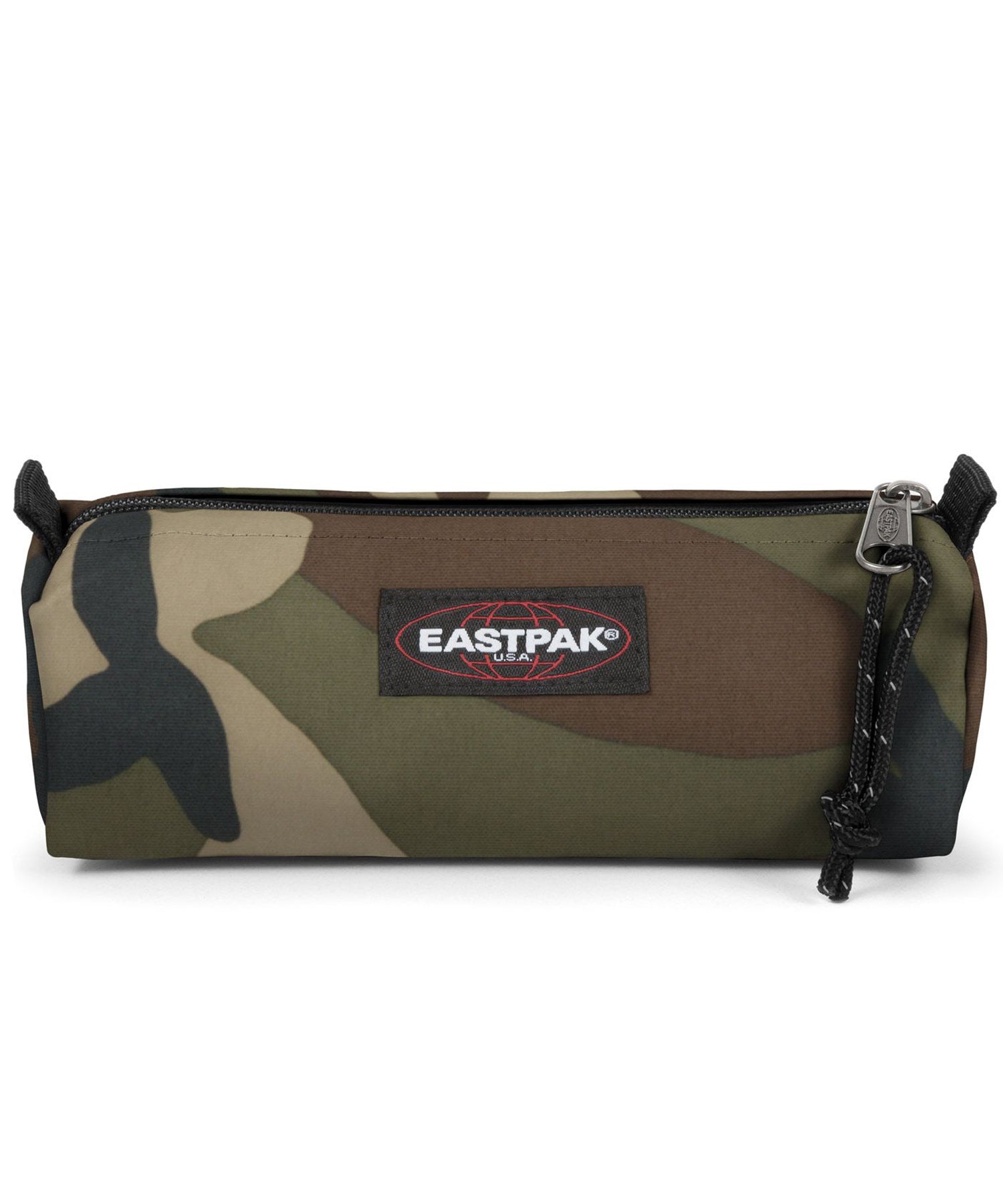 eastpak estuche benchmark de color camo, practico, sencillo, y duradero, cierre con cremallera.