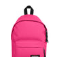 eastpak mochila orbit pink-escape- la hermana pequeña de la mítica padded pak´r de color rosa tejido impermeable y durabilidad garantizada.