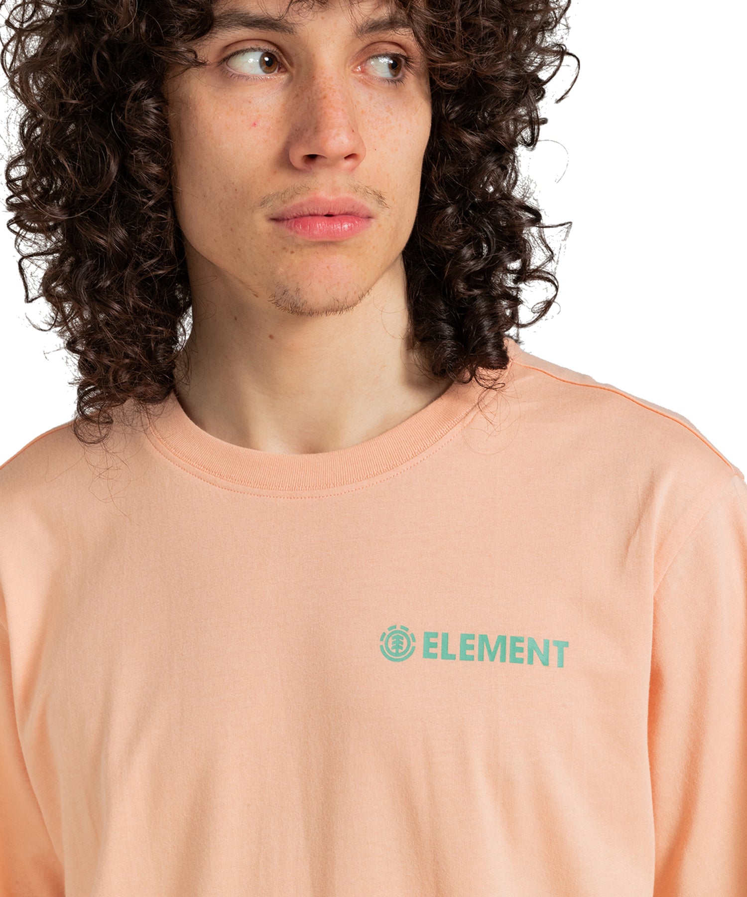 element-camiseta-hombre-blazin-chest-color-albaricoque-pequeño-logo-element-en-el-pecho-100%-algodón-orgánico